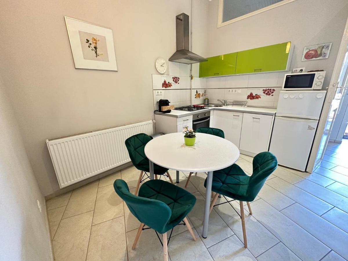 Orangehomes One Bedroom Cozy Apartment Будапеща Екстериор снимка
